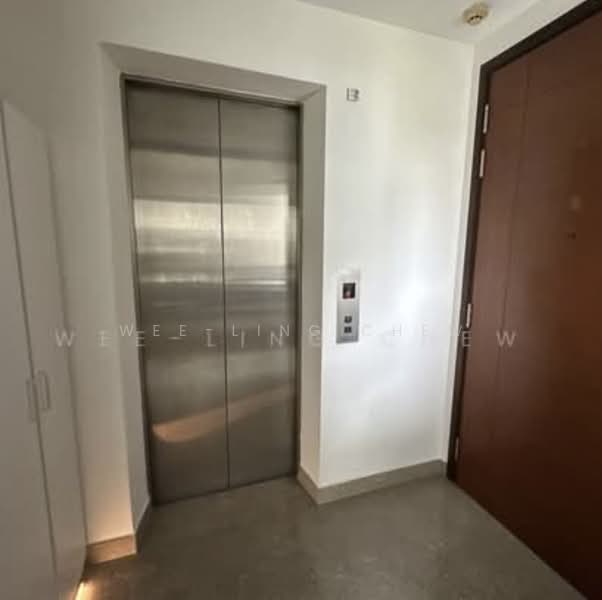 One Fort, 1 Fort Road, 2 Bedrooms, 1,055 sqft, Condominium For Sale, by Wee-Ling Chew, 500191536 - Private lift lobby - PropertyGuru.com.sg