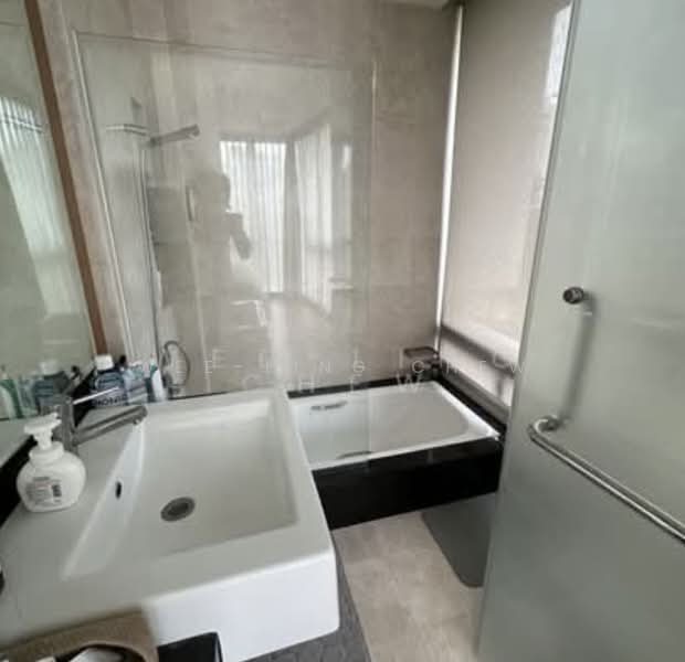 One Fort, 1 Fort Road, 2 Bedrooms, 1,055 sqft, Condominium For Sale, by Wee-Ling Chew, 500191536 - Master bathroom - PropertyGuru.com.sg