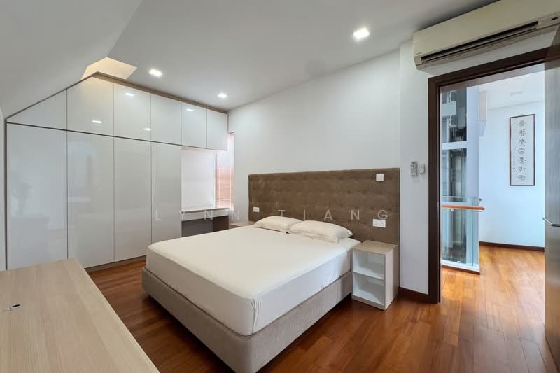 ❤️GIANT⚡️Wide Frontage Semi-D in Serangoon Garden w Basement, Chuan Garden/ Brighton Avenue/ Serangoon Garden Way, 7 Bedrooms, 5,880 sqft, Semi-Detached House For Sale, by Lynn Tiang, 500191540 - Bedroom - PropertyGuru.com.sg