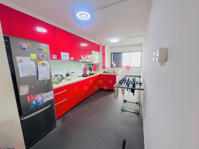 126 Yishun Street 11, 126 Yishun Street 11, 3 Bedrooms, 1,001 sqft, HDB Flat For Sale, by James Poh Yuan Loong, 500191547 - Kitchen - PropertyGuru.com.sg