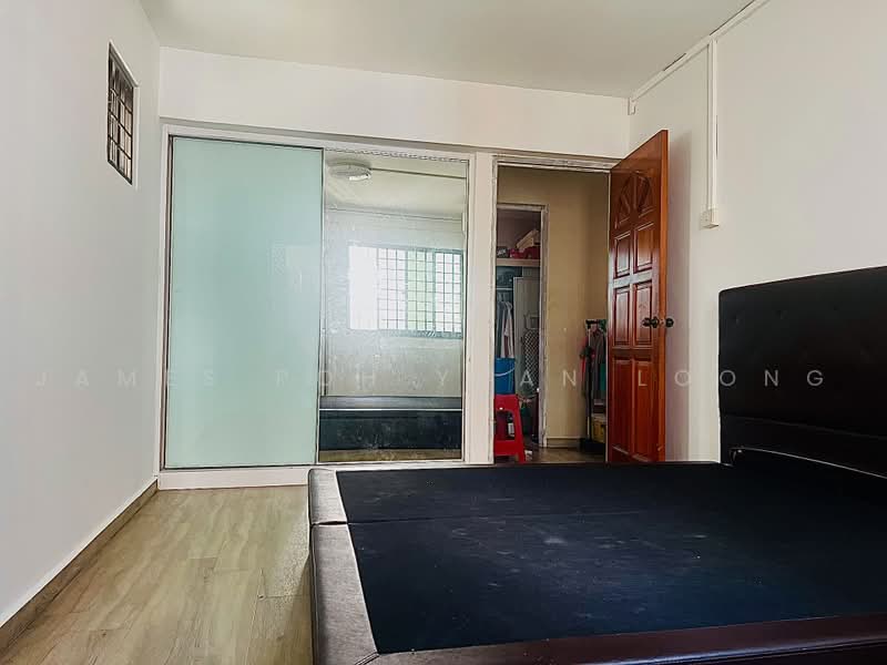 126 Yishun Street 11, 126 Yishun Street 11, 3 Bedrooms, 1,001 sqft, HDB Flat For Sale, by James Poh Yuan Loong, 500191547 - Bedroom - PropertyGuru.com.sg