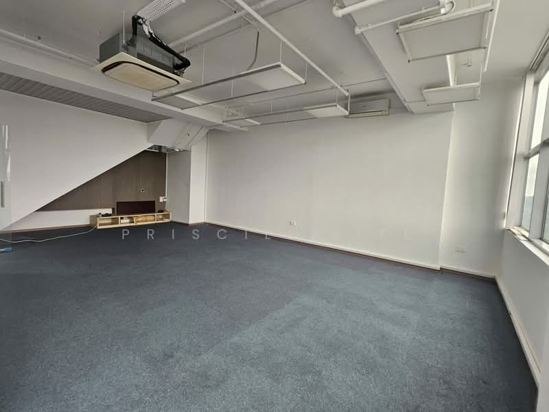 Penthouse Unit, Unblocked View, Sell with Tenancy, Dairy Farm / Bukit Panjang / Choa Chu Kang, 1,916 sqft, Light Industrial (B1) For Sale, by Priscilla Lee, 500191549 - Interior - CommercialGuru.com.sg
