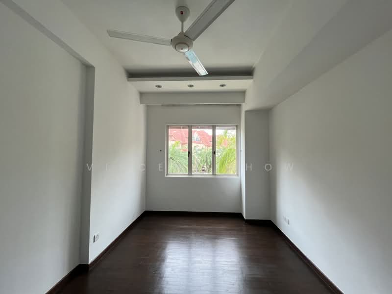 Seletar Springs Condominium, 100 Gerald Drive, 3 Bedrooms, 1,302 sqft, Condominium For Sale, by Vincent Chow, 500191559 - Bedroom 1 - PropertyGuru.com.sg
