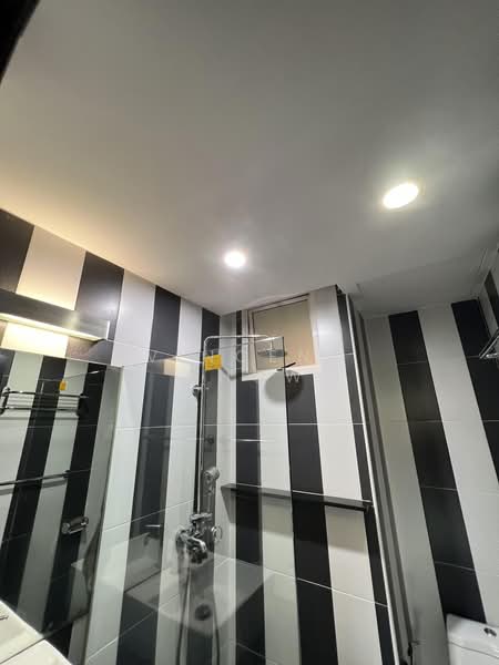 Seletar Springs Condominium, 100 Gerald Drive, 3 Bedrooms, 1,302 sqft, Condominium For Sale, by Vincent Chow, 500191559 - Common Bathroom - PropertyGuru.com.sg