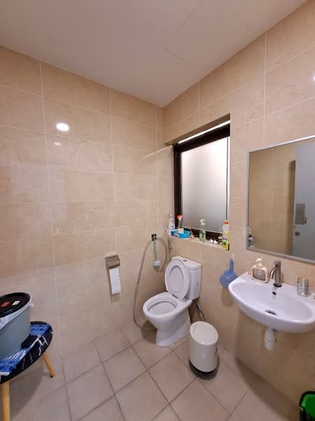 The Commerze @ Irving, 1 Irving Place, 1,066 sqft, Light Industrial (B1) For Rent, by Xue Ling 雪玲, 500191560 - Bathroom - CommercialGuru.com.sg