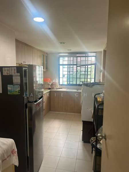 Central Green, 5 Jalan Membina, 4 Bedrooms, 1,690 sqft, Condominium For Sale, by Jackie Chen, 500191566 - Kitchen - PropertyGuru.com.sg