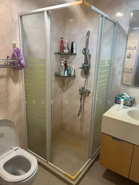 Central Green, 5 Jalan Membina, 4 Bedrooms, 1,690 sqft, Condominium For Sale, by Jackie Chen, 500191566 - Bathroom - PropertyGuru.com.sg
