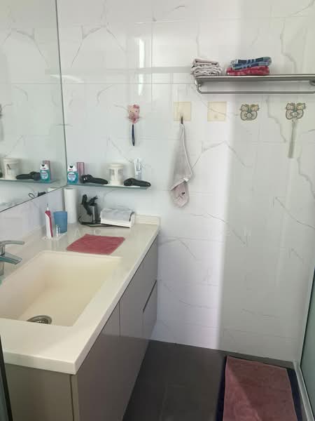 Central Green, 5 Jalan Membina, 4 Bedrooms, 1,690 sqft, Condominium For Sale, by Jackie Chen, 500191566 - Bathroom - PropertyGuru.com.sg