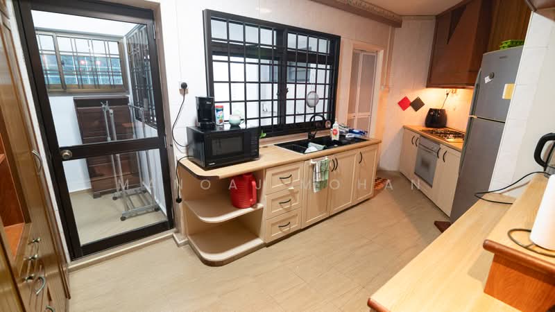 225A Compassvale Walk, 225A Compassvale Walk, 3 Bedrooms, 1,098 sqft, HDB Flat For Rent, by Manoaj Mohan, 500191574 - Kitchen - PropertyGuru.com.sg