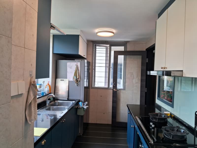 Lakeholmz, 88 Corporation Road, 4 Bedrooms, 1,517 sqft, Condominium For Rent, by Ram K, 500191585 - Kitchen - PropertyGuru.com.sg