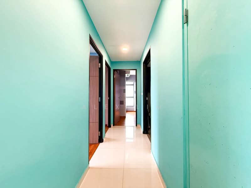 348B Yishun Avenue 11, 348B Yishun Avenue 11, 3 Bedrooms, 990 sqft, HDB Flat For Sale, by Alex Lim, 500191595 - Corridor - PropertyGuru.com.sg