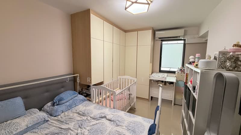 120A Edgedale Plains, , 3 Bedrooms, 1,001 sqft, HDB Flat For Sale, by Jeremy Tan, 500191596 - Master Bedroom - PropertyGuru.com.sg