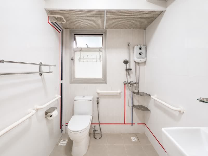 421C Northshore Drive, 421C Northshore Drive, 1 Bedroom, 409 sqft, HDB Flat For Sale, by Agent Fitri, 500191597 - Bathroom - PropertyGuru.com.sg