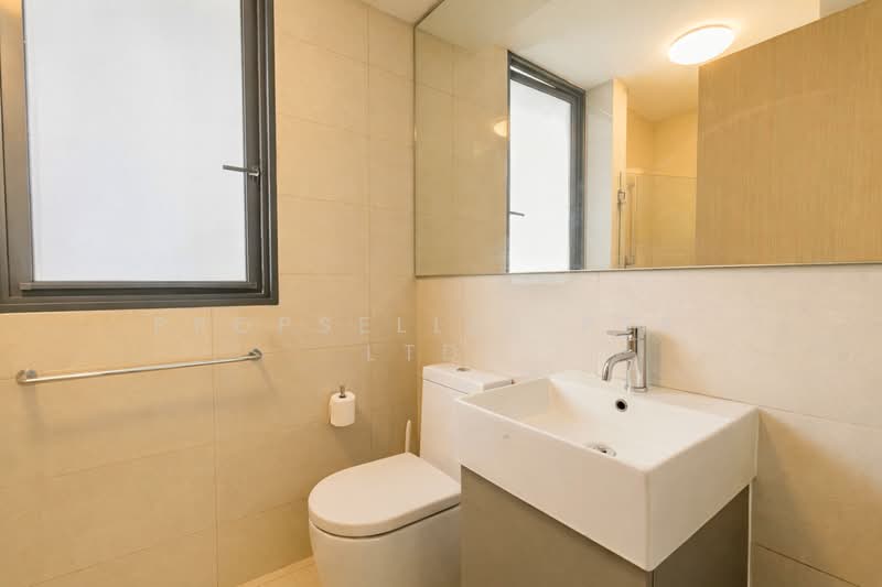 SkyPark Residences, 5 Sembawang Crescent, 3 Bedrooms, 1,141 sqft, Executive Condominium For Sale, by Gina Tow, 500191599 - Bathroom - PropertyGuru.com.sg