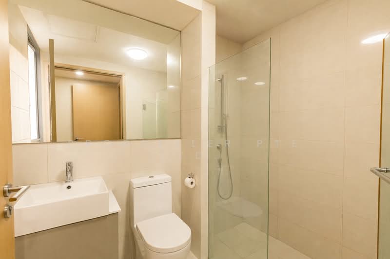 SkyPark Residences, 5 Sembawang Crescent, 3 Bedrooms, 1,141 sqft, Executive Condominium For Sale, by Gina Tow, 500191599 - Bathroom - PropertyGuru.com.sg
