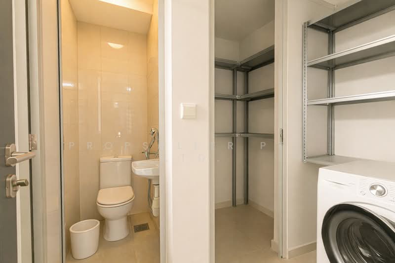 SkyPark Residences, 5 Sembawang Crescent, 3 Bedrooms, 1,141 sqft, Executive Condominium For Sale, by Gina Tow, 500191599 - Bathroom - PropertyGuru.com.sg