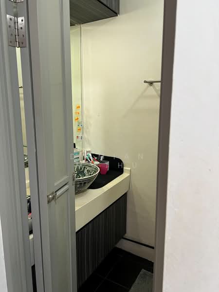 101 Henderson Crescent, 101 Henderson Crescent, 3 Bedrooms, 796 sqft, HDB Flat For Sale, by Damian Muthu, 500191601 - Bathroom - PropertyGuru.com.sg