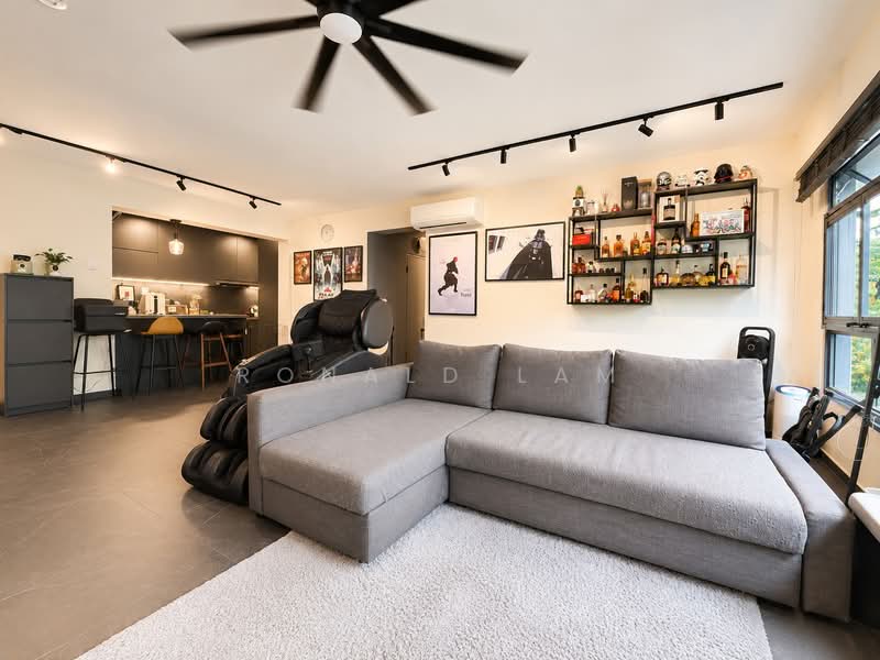 620A Tampines Street 61, 620A Tampines Street 61, 3 Bedrooms, 1,216 sqft, HDB Flat For Sale, by Ronald Lam, 500191622 - Living Room - PropertyGuru.com.sg