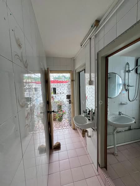 56 Eng Hoon Street, 56 Eng Hoon Street, 3 Bedrooms, 1,000 sqft, Walk-up Apartment For Rent, by Alvin Yeo, 500191634 - PropertyGuru.com.sg