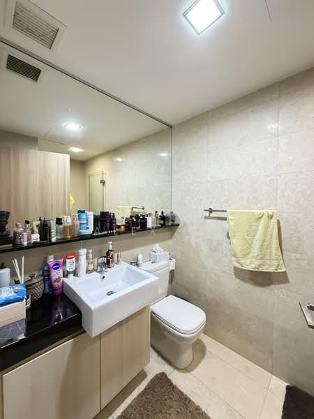 Waterfront Gold, 750 Bedok Reservoir Road, 2 Bedrooms, 893 sqft, Condominium For Sale, by Alex Ng, 500191635 - Bathroom - PropertyGuru.com.sg