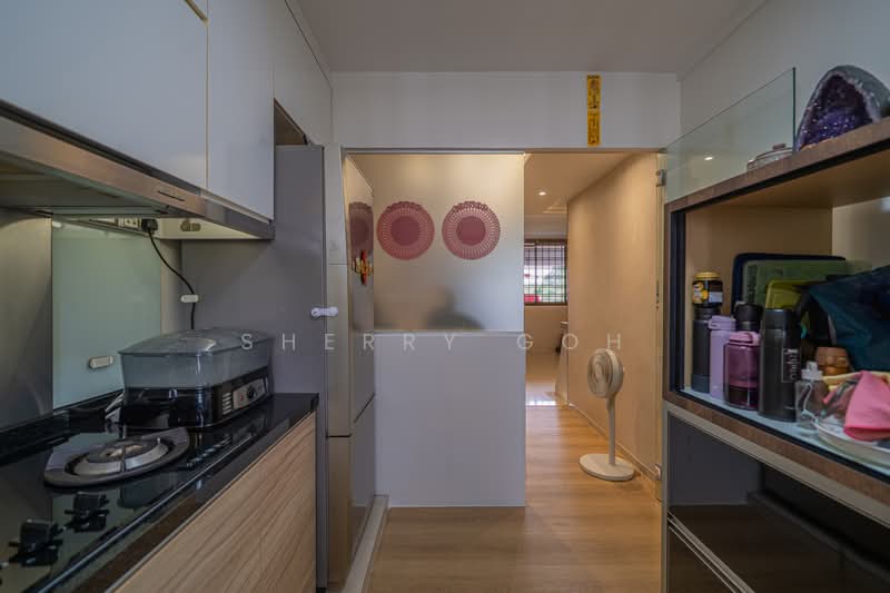 269 Bukit Batok East Avenue 4, 269 Bukit Batok East Avenue 4, 3 Bedrooms, 904 sqft, HDB Flat For Sale, by Sherry Goh, 500191641 - Kitchen - PropertyGuru.com.sg