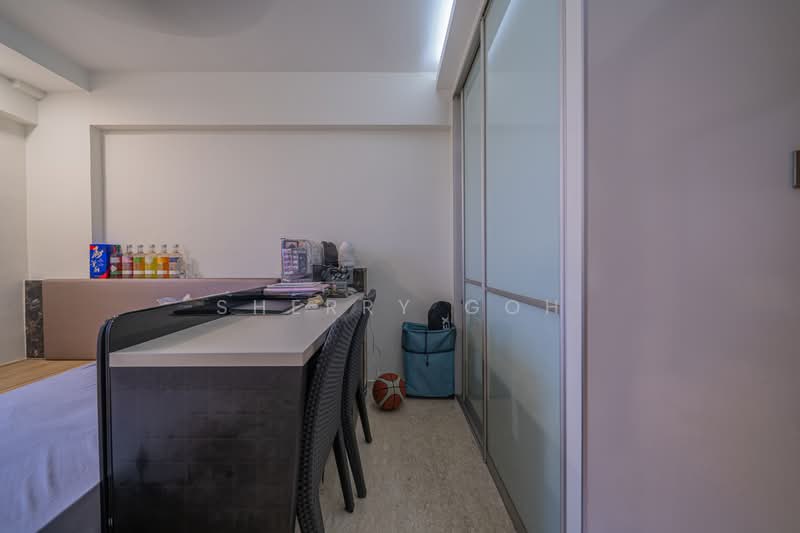 269 Bukit Batok East Avenue 4, 269 Bukit Batok East Avenue 4, 3 Bedrooms, 904 sqft, HDB Flat For Sale, by Sherry Goh, 500191641 - Study - PropertyGuru.com.sg