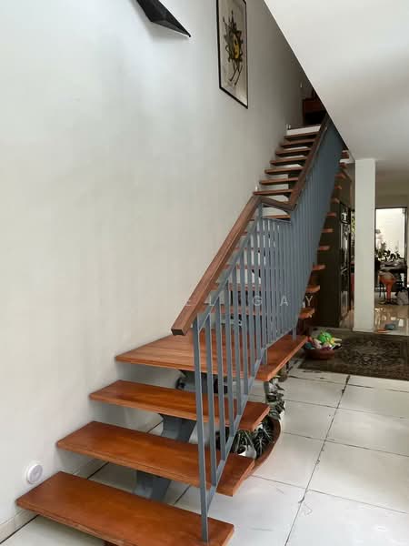 Jalan Rindu, , 5 Bedrooms, 3,800 sqft, Corner Terrace For Sale, by Daniel Gay, 500191646 - Stairs  - PropertyGuru.com.sg