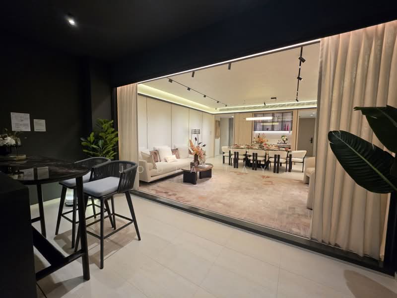Narra Residences, , 5 Bedrooms, 1,658 sqft, Condominium For Sale, by Jodia Tay, 500191668 - Living Room - PropertyGuru.com.sg