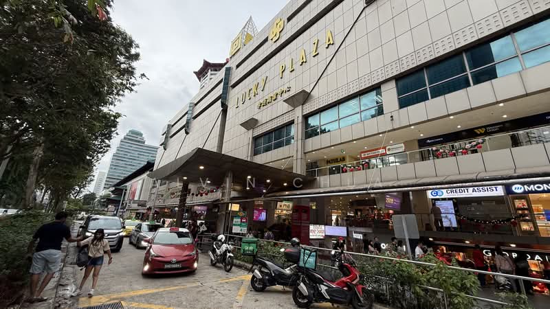 Lucky Plaza, 304 Orchard Road, 231 sqft, Mall Shop For Rent, by Alvin Chua, 500191683 - Exterior - CommercialGuru.com.sg