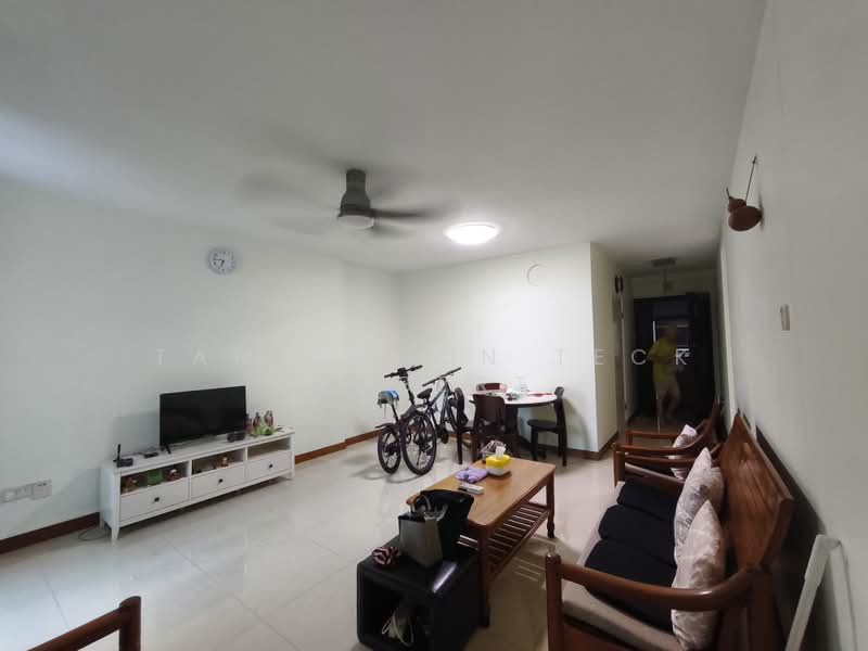 630 Senja Road, 630 Senja Road, Room Rental, 140 sqft, HDB Flat For Rent, by Tan Choon Teck Robert, 500191684 - Living Room - PropertyGuru.com.sg