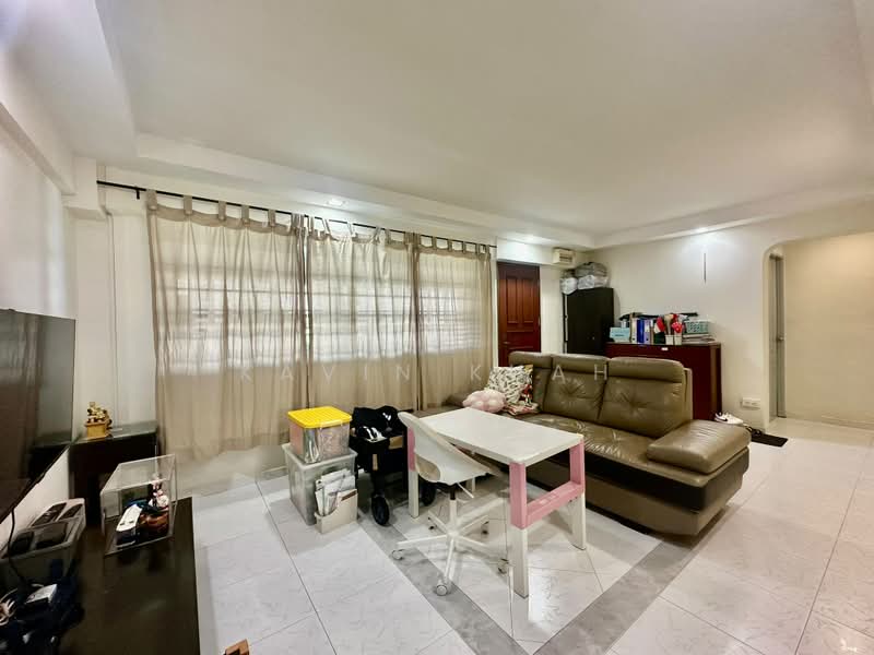 660 Yishun Avenue 4, 660 Yishun Avenue 4, 3 Bedrooms, 904 sqft, HDB Flat For Sale, by Kavin Kuah, 500191693 - Living Room - PropertyGuru.com.sg