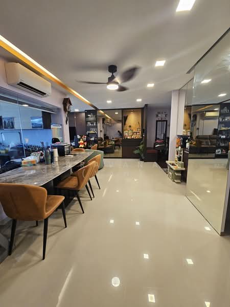 18 Jalan Tenteram, 18 Jalan Tenteram, 3 Bedrooms, 1,130 sqft, HDB Flat For Sale, by Saravanan (Van), 500191702 - Living Room - PropertyGuru.com.sg