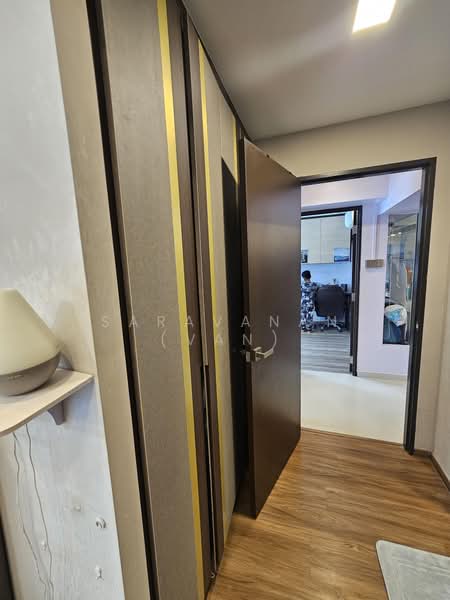 18 Jalan Tenteram, 18 Jalan Tenteram, 3 Bedrooms, 1,130 sqft, HDB Flat For Sale, by Saravanan (Van), 500191702 - Corridor - PropertyGuru.com.sg