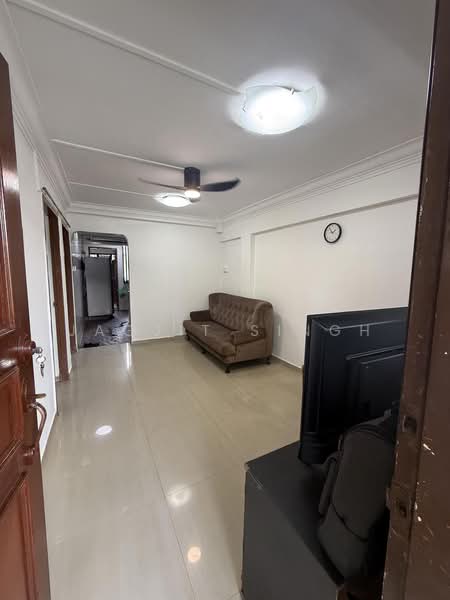36 Beo Crescent, 36 Beo Crescent, 3 Bedrooms, 680 sqft, HDB Flat For Rent, by JAGJIT SINGH, 500191706 - Living Room - PropertyGuru.com.sg