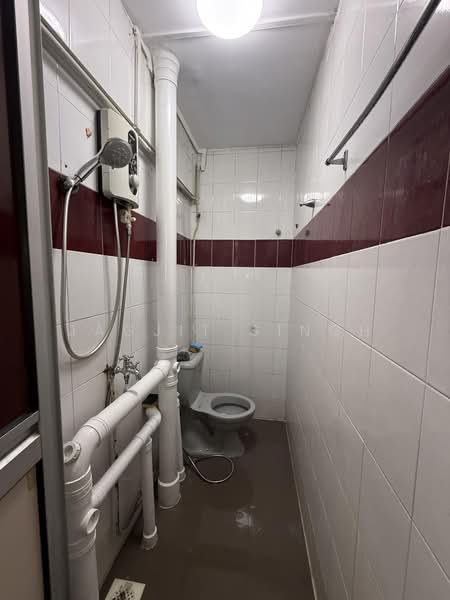36 Beo Crescent, 36 Beo Crescent, 3 Bedrooms, 680 sqft, HDB Flat For Rent, by JAGJIT SINGH, 500191706 - Bathroom - PropertyGuru.com.sg