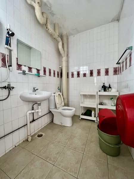 237 Choa Chu Kang Central, 237 Choa Chu Kang Central, Room Rental, 110 sqft, HDB Flat For Rent, by Louis Ang 洪家豪, 500191709 - Bathroom - PropertyGuru.com.sg