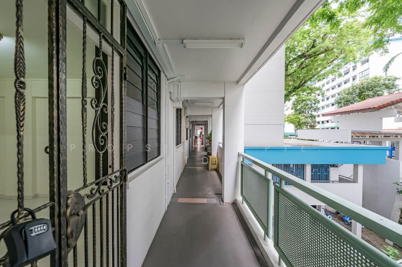 10 Jalan Bukit Ho Swee, 10 Jalan Bukit Ho Swee, 1 Bedroom, 366 sqft, HDB Flat For Sale, by Kit Toh, 500191715 - Corridor - PropertyGuru.com.sg
