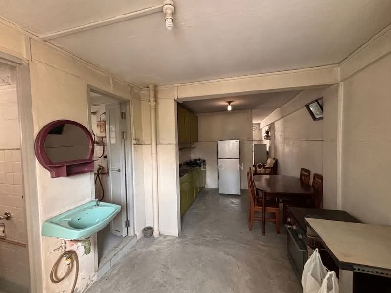 108 Lorong 1 Toa Payoh, 108 Lorong 1 Toa Payoh, 2 Bedrooms, 710 sqft, HDB Flat For Sale, by Paul Long, 500191718 - Kitchen - PropertyGuru.com.sg