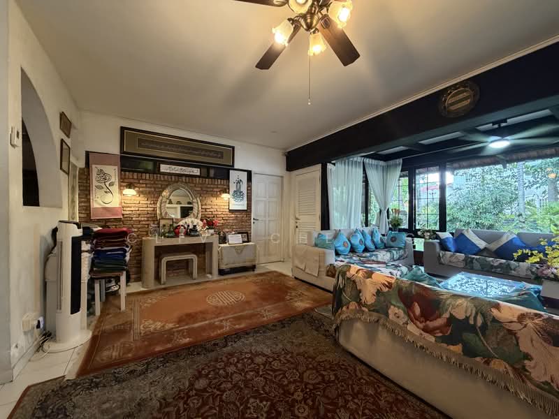 Margoliouth road, , 4 Bedrooms, 2,700 sqft, Detached House For Sale, by Clive Cheong, 500191723 - Living Room - PropertyGuru.com.sg