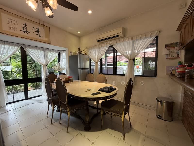 Margoliouth road, , 4 Bedrooms, 2,700 sqft, Detached House For Sale, by Clive Cheong, 500191723 - Dining Room - PropertyGuru.com.sg