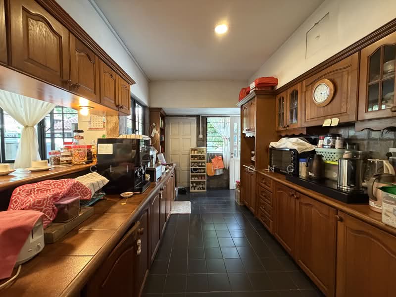 Margoliouth road, , 4 Bedrooms, 2,700 sqft, Detached House For Sale, by Clive Cheong, 500191723 - Kitchen - PropertyGuru.com.sg