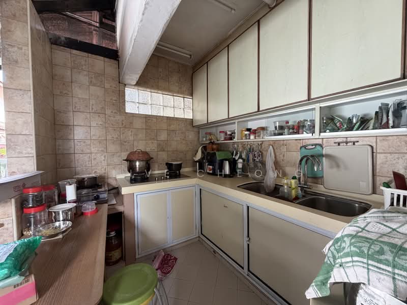 Margoliouth road, , 4 Bedrooms, 2,700 sqft, Detached House For Sale, by Clive Cheong, 500191723 - Kitchen - PropertyGuru.com.sg