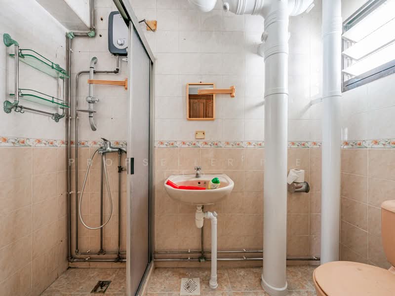8 Cantonment Close, 8 Cantonment Close, 3 Bedrooms, 969 sqft, HDB Flat For Sale, by Don Png, 500191727 - Bathroom - PropertyGuru.com.sg