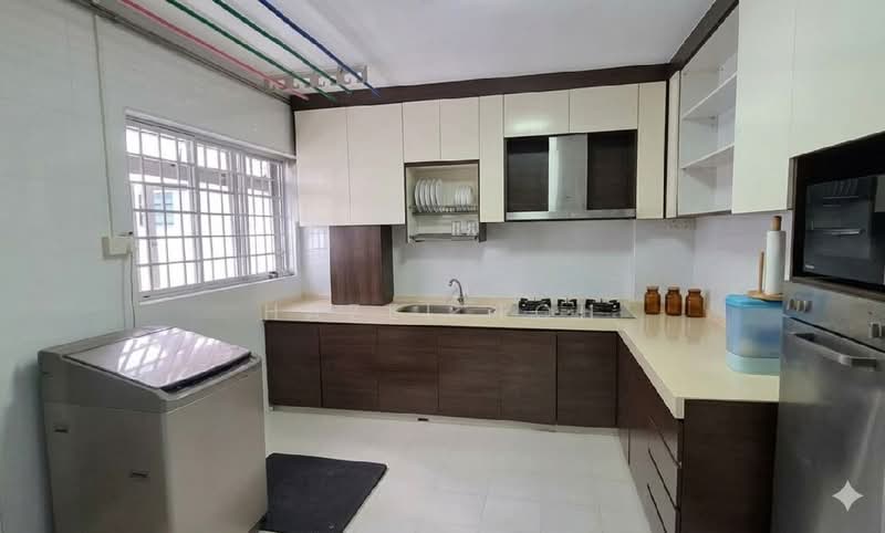199 Pasir Ris Street 12, 199 Pasir Ris Street 12, 4 Bedrooms, 1,313 sqft, HDB Flat For Sale, by Hazel Toh, 500191730 - Kitchen - PropertyGuru.com.sg