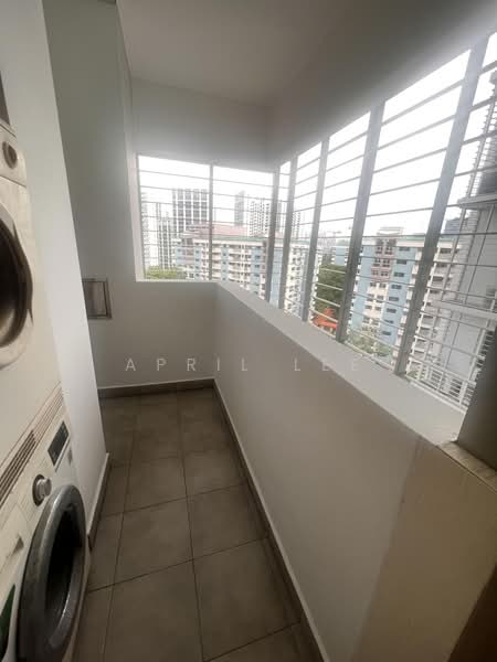 Rosewood, 1 Rosewood Drive, 2 Bedrooms, 1,012 sqft, Condominium For Sale, by April Lee, 500191731 - Balcony - PropertyGuru.com.sg