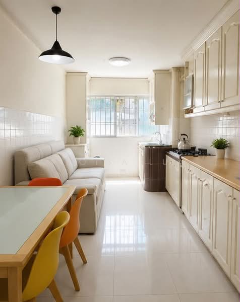 180 Ang Mo Kio Avenue 5, 180 Ang Mo Kio Avenue 5, 2 Bedrooms, 721 sqft, HDB Flat For Sale, by Aloisa Lua (嘉嘉), 500191736 - Kitchen - PropertyGuru.com.sg
