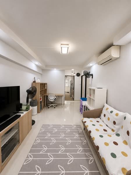 814 Tampines Street 81, 814 Tampines Street 81, 2 Bedrooms, 786 sqft, HDB Flat For Sale, by Syafa J, 500191747 - Living Room - PropertyGuru.com.sg