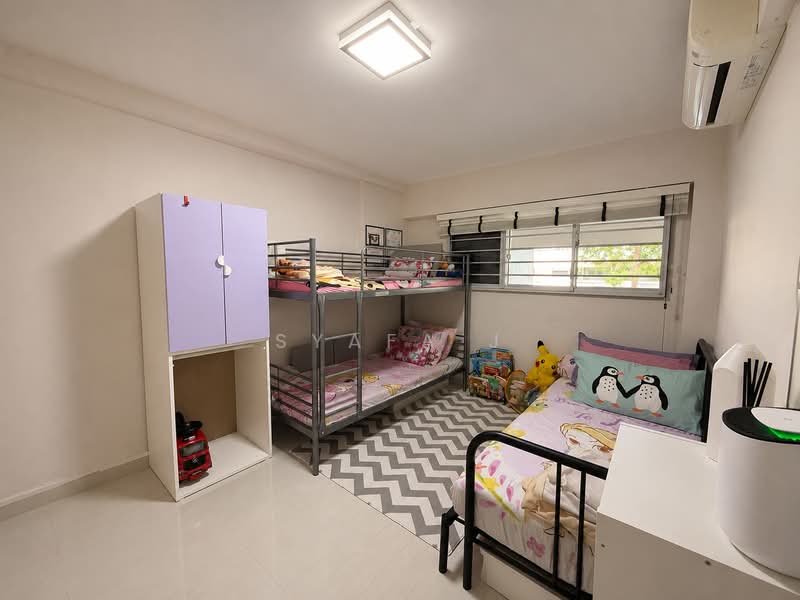 814 Tampines Street 81, 814 Tampines Street 81, 2 Bedrooms, 786 sqft, HDB Flat For Sale, by Syafa J, 500191747 - Bedroom - PropertyGuru.com.sg