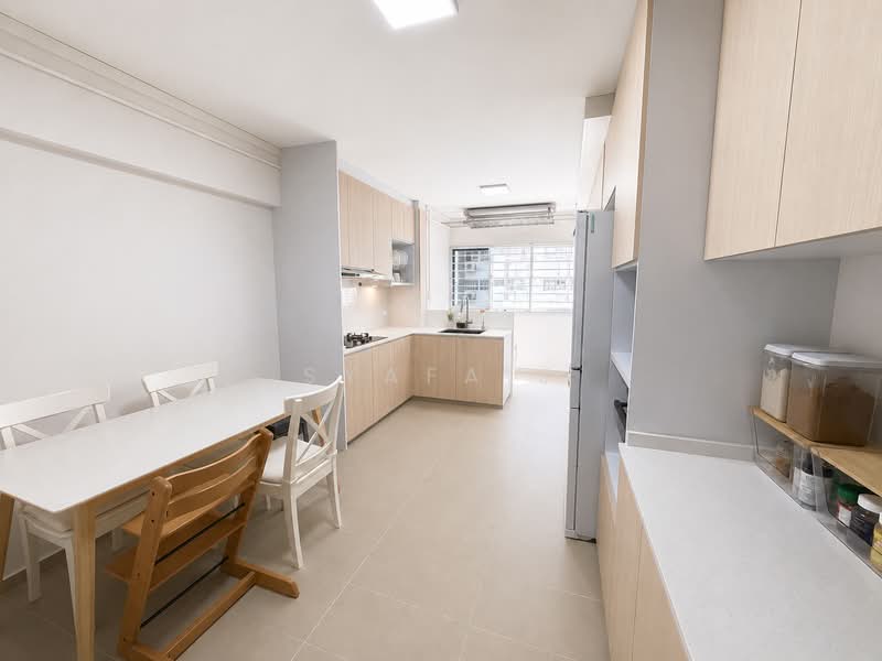 814 Tampines Street 81, 814 Tampines Street 81, 2 Bedrooms, 786 sqft, HDB Flat For Sale, by Syafa J, 500191747 - Kitchen - PropertyGuru.com.sg