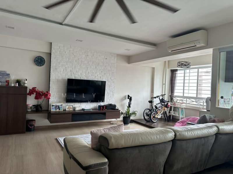 290E Bukit Batok Street 24, 290E Bukit Batok Street 24, Room Rental, 180 sqft, HDB Flat For Rent, by Emily Lim Bee Kwang, 500191751 - Living Room - PropertyGuru.com.sg